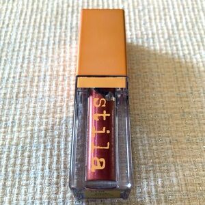 Stila Shimmer & Glow Liquid Eye Shadow in “Pigalle”